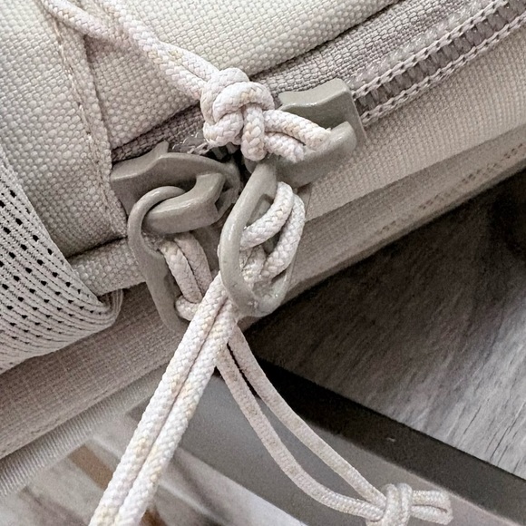 LL Bean Comfort Carry 42L Backpack in Oatmeal - Excellent Used Condition!! - Picture 9 of 10